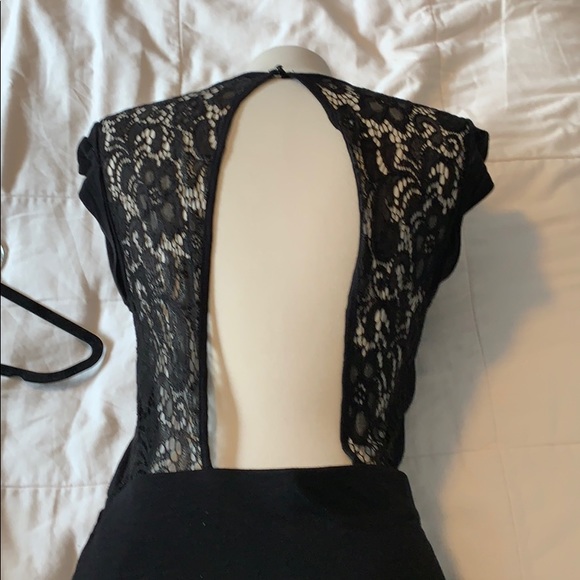 Guess open back low cut sexy mini - Picture 3 of 3